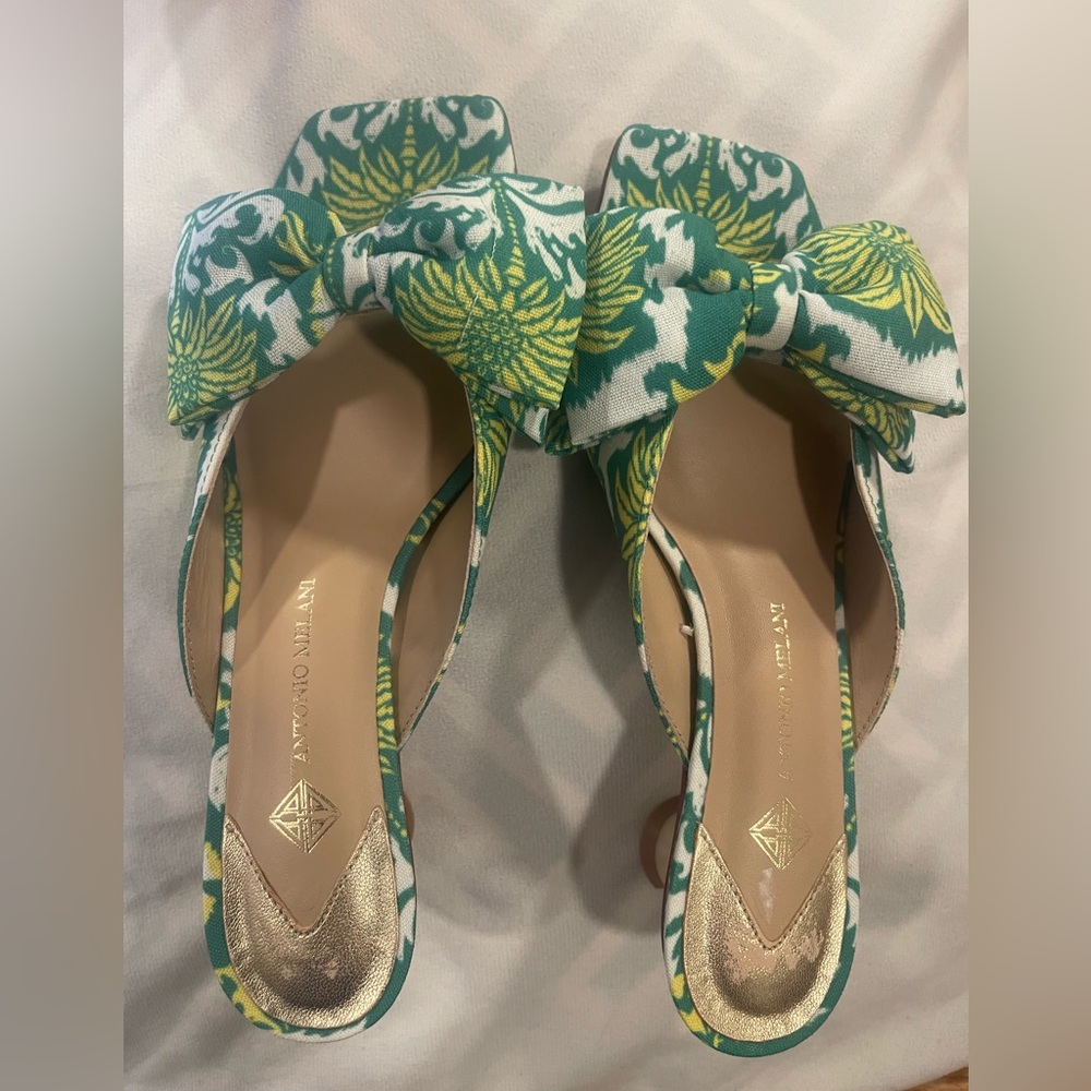 ANTONIO MELANI Green and Yellow Heels